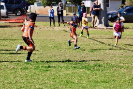 Nyngan under eights in action.