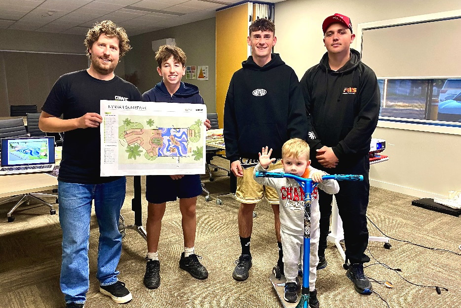 Angus Thomas from Convic shows the new skate park design to local boys Ashton Deebank, Julian McDougall, Linkon Sinclair and Dalton McDougall (front). Photos by The Nyngan Weekly: Abigail McLaughlin.