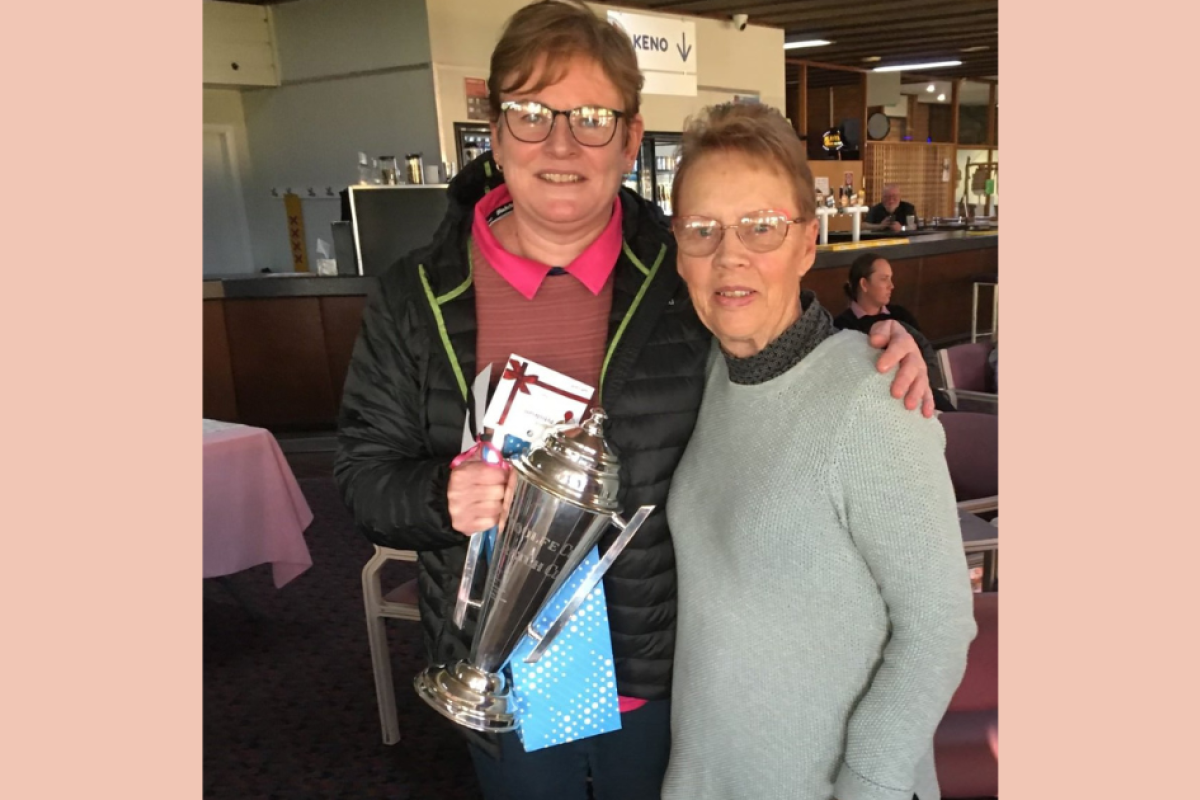 Winner of the Division One Scratch event for the Ladies Golf, Mandy Martin from Nyngan, with Narromine President, Dale Harding. Photos: Narromine Ladies Golf.